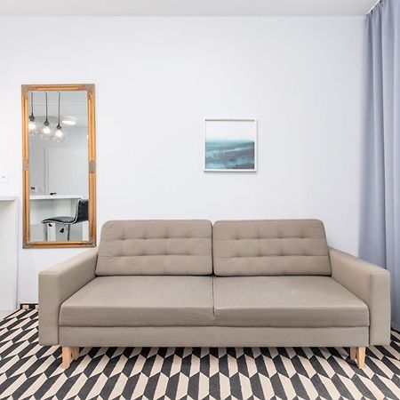 Prymasa Tysiaclecia 83A C - D By Homeprime Warsaw Luaran gambar