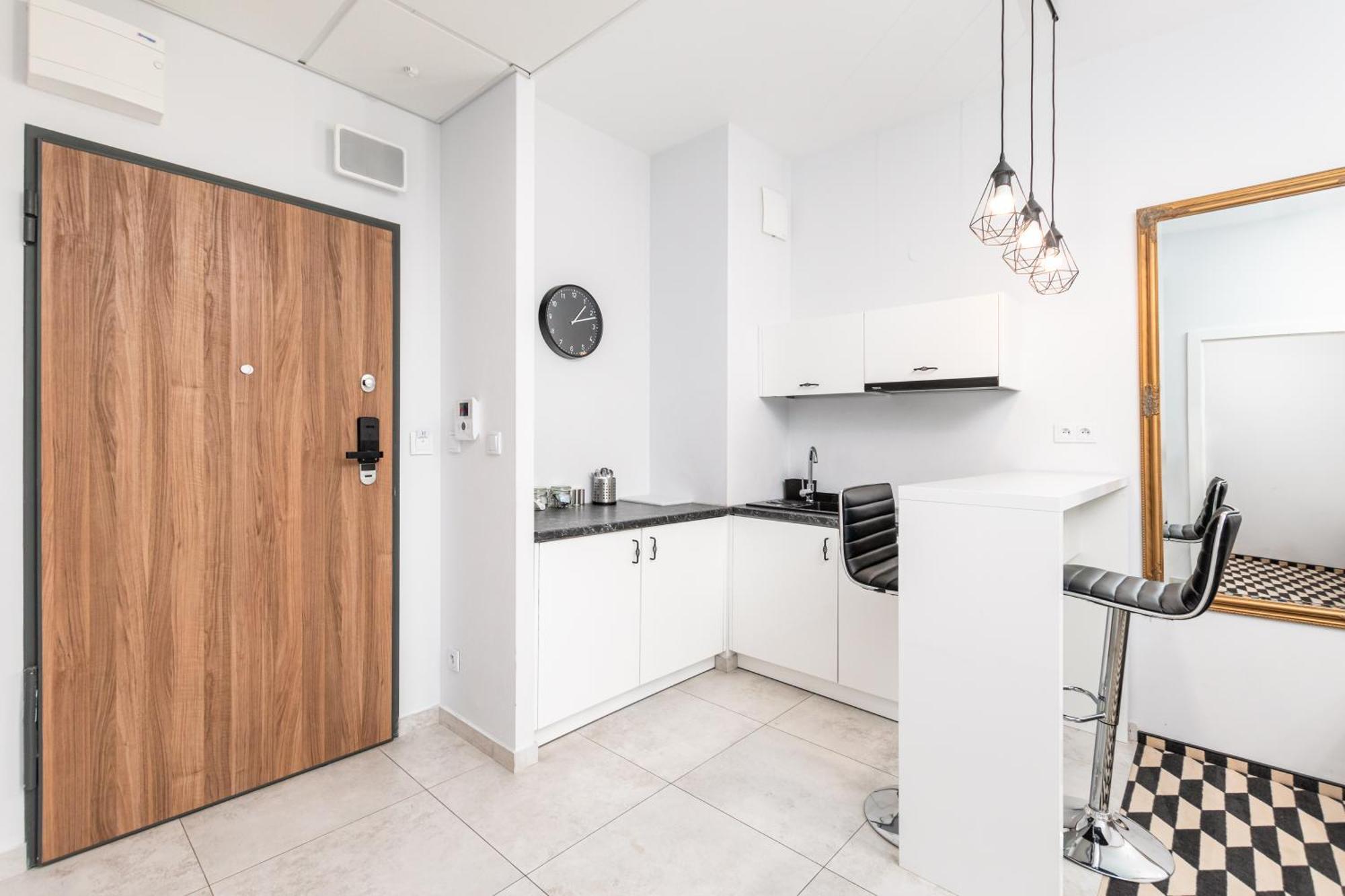 Prymasa Tysiaclecia 83A C - D By Homeprime Warsaw Luaran gambar